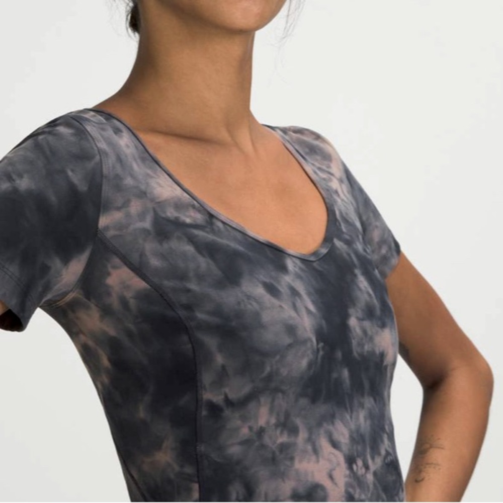 Lululemon Align T-shirt diamond dye graphite grey w petal pink size 6